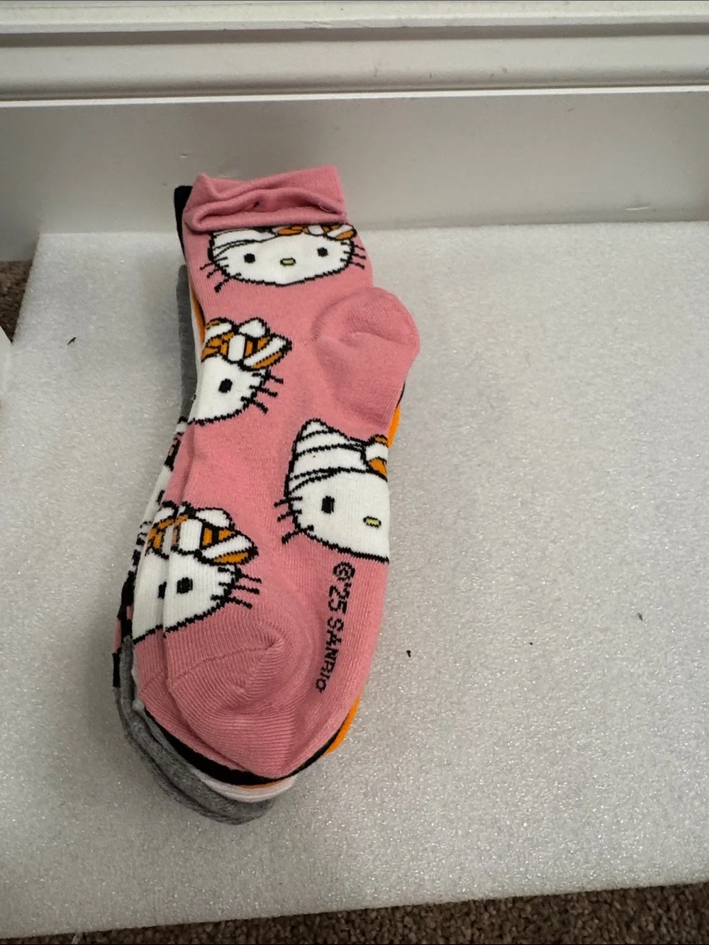 Hello kitty 5 pairs capris socks Halloween themed size 9-11 NWT